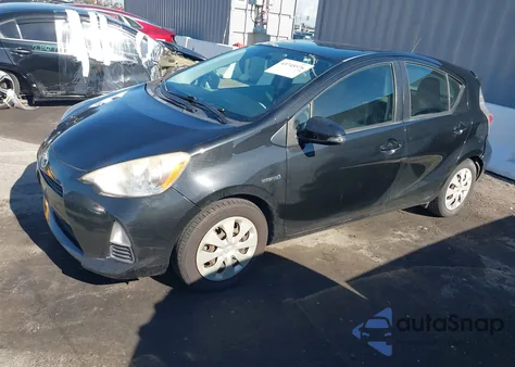 2012 Toyota Prius C Three z USA, uszkodzony, nr VIN JTDKDTB35C1004128